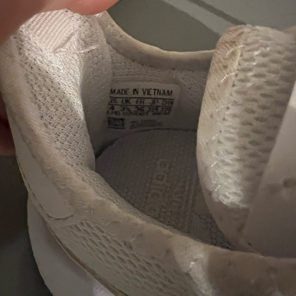 Adidas - Picture 5 of 6